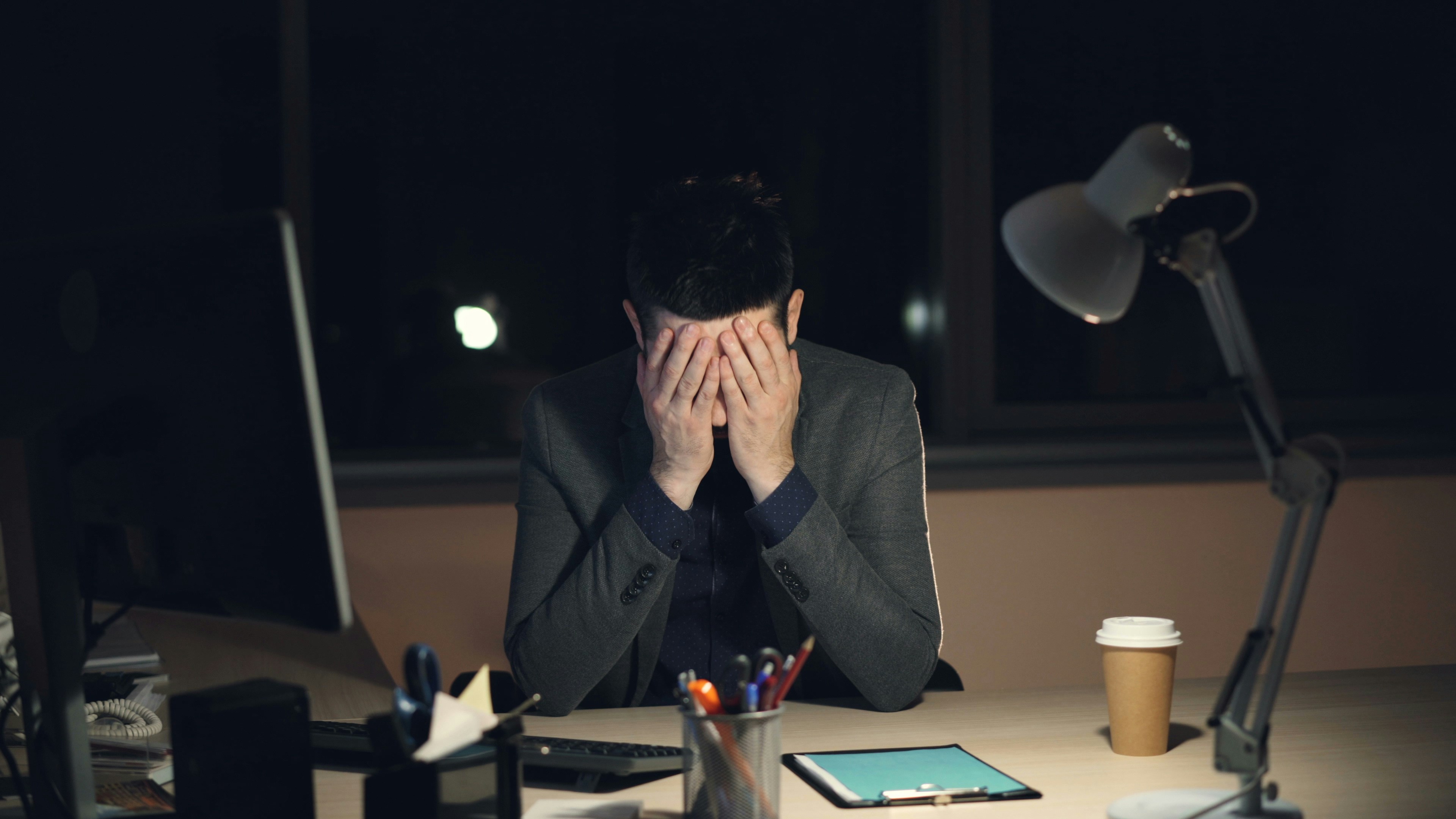 Có nên thuê người quản lý nhà trọ không?